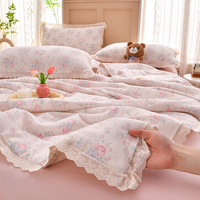 91家纺网 家纺一手货源 找家纺 绘萱家居 2025新款100%全棉双层纱花边床裙款夏被四件套