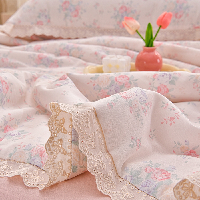 91家纺网 家纺一手货源 找家纺 绘萱家居 2025新款100%全棉双层纱花边床裙款夏被四件套