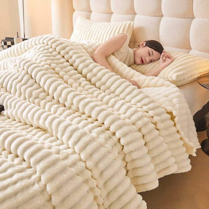 91家纺网 家纺一手货源 找家纺 合纵跨境工厂 2025新款兔毛绒法兰绒贝贝绒毛毯跨境外贸JIT一件代发TEMU亚马逊希音包过核价抽条毛毯 淡然米