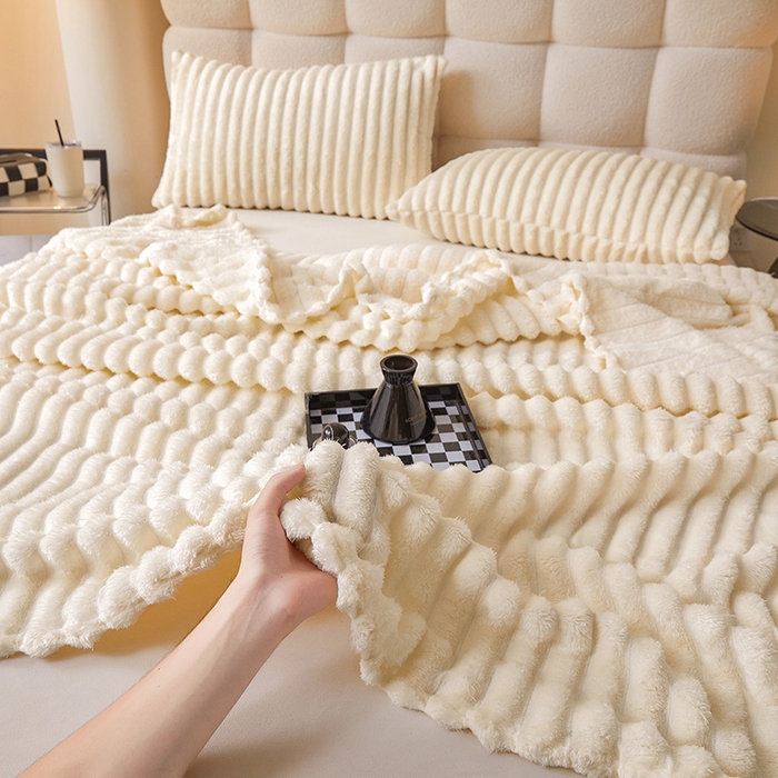 91家纺网 家纺一手货源 找家纺 合纵跨境工厂 2025新款兔毛绒法兰绒贝贝绒毛毯跨境外贸JIT一件代发TEMU亚马逊希音包过核价抽条毛毯 淡然米