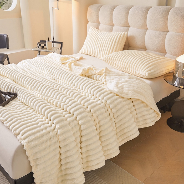 91家纺网 家纺一手货源 找家纺 合纵跨境工厂 2025新款兔毛绒法兰绒贝贝绒毛毯跨境外贸JIT一件代发TEMU亚马逊希音包过核价抽条毛毯 淡然米