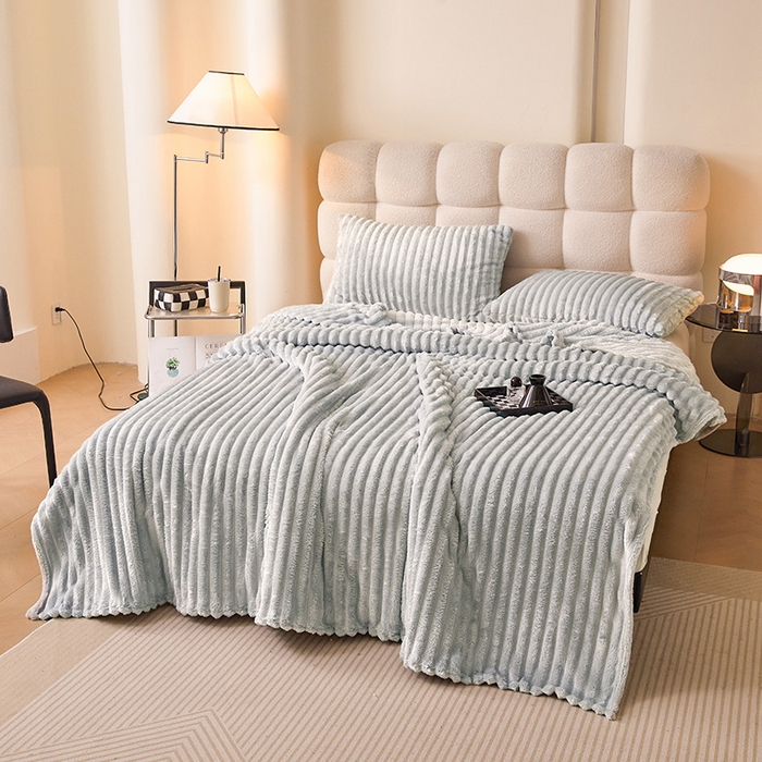 91家纺网 家纺一手货源 找家纺 合纵跨境工厂 2025新款兔毛绒法兰绒贝贝绒毛毯跨境外贸JIT一件代发TEMU亚马逊希音包过核价抽条毛毯 梦幻浅灰