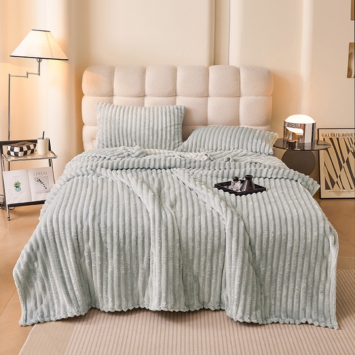 91家纺网 家纺一手货源 找家纺 合纵跨境工厂 2025新款兔毛绒法兰绒贝贝绒毛毯跨境外贸JIT一件代发TEMU亚马逊希音包过核价抽条毛毯 梦幻浅灰