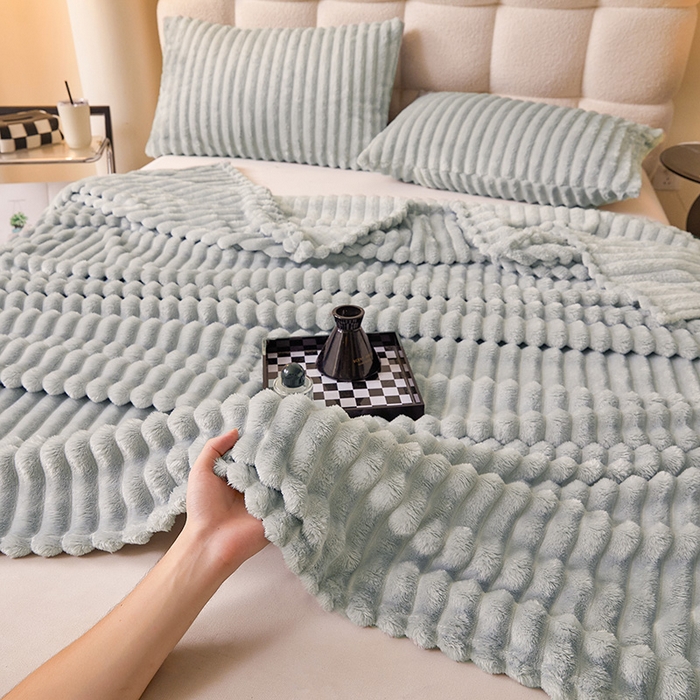 91家纺网 家纺一手货源 找家纺 合纵跨境工厂 2025新款兔毛绒法兰绒贝贝绒毛毯跨境外贸JIT一件代发TEMU亚马逊希音包过核价抽条毛毯 梦幻浅灰