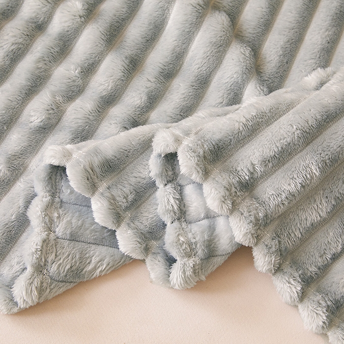 91家纺网 家纺一手货源 找家纺 合纵跨境工厂 2025新款兔毛绒法兰绒贝贝绒毛毯跨境外贸JIT一件代发TEMU亚马逊希音包过核价抽条毛毯 梦幻浅灰