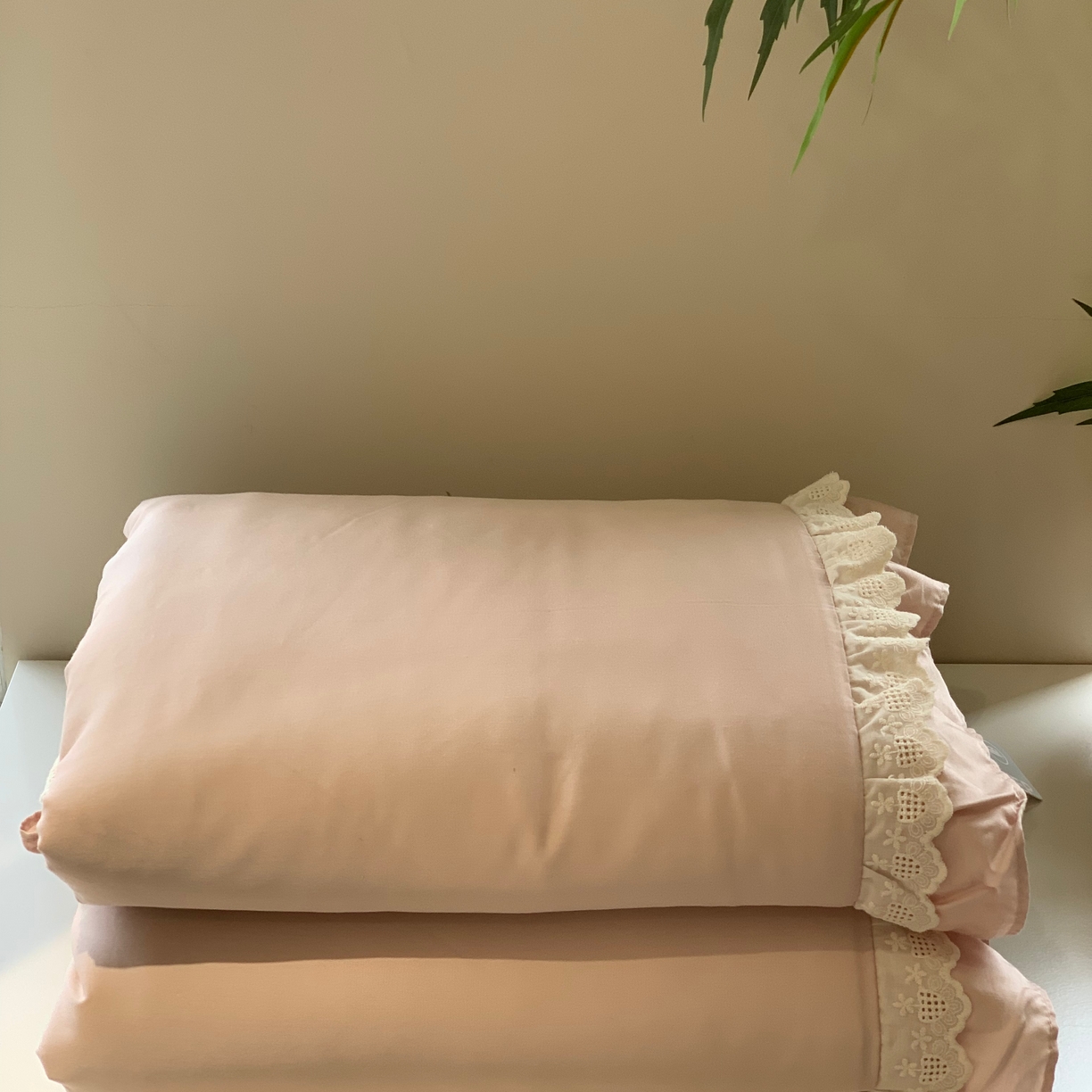 91家纺网 家纺一手货源 找家纺 汇庭 2025春夏新款美心真被系列夏凉被空调被单夏被 爱心豆沙