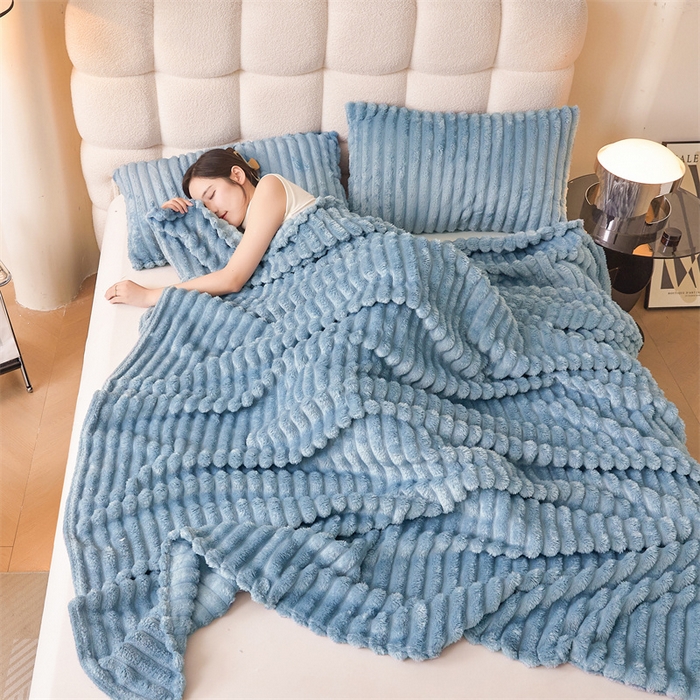 91家纺网 家纺一手货源 找家纺 合纵跨境工厂 2025新款兔毛绒法兰绒贝贝绒毛毯跨境外贸JIT一件代发TEMU亚马逊希音包过核价抽条毛毯 晴空蓝