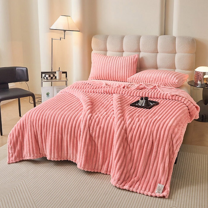 91家纺网 家纺一手货源 找家纺 合纵跨境工厂 2025新款兔毛绒法兰绒贝贝绒毛毯跨境外贸JIT一件代发TEMU亚马逊希音包过核价抽条毛毯 心悦粉