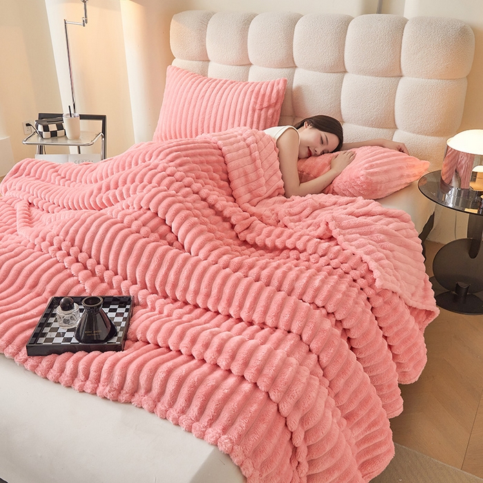 91家纺网 家纺一手货源 找家纺 合纵跨境工厂 2025新款兔毛绒法兰绒贝贝绒毛毯跨境外贸JIT一件代发TEMU亚马逊希音包过核价抽条毛毯 心悦粉