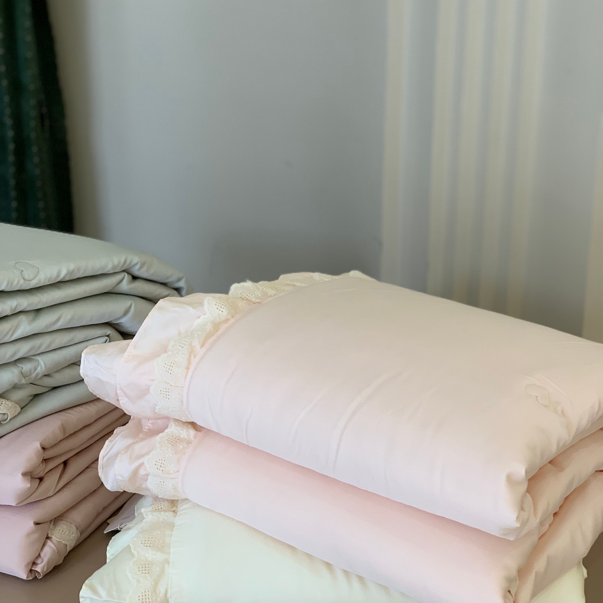 91家纺网 家纺一手货源 找家纺 汇庭 2025春夏新款美心真被系列夏凉被空调被单夏被 组合图仅供参考