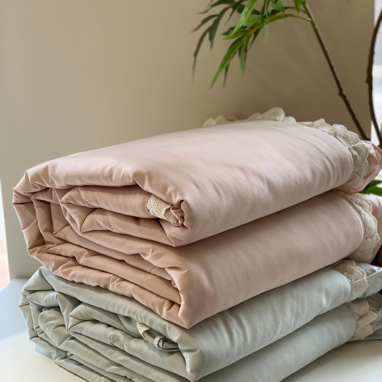 91家纺网 家纺一手货源 找家纺 汇庭 2025春夏新款美心真被系列夏凉被空调被单夏被 组合图仅供参考