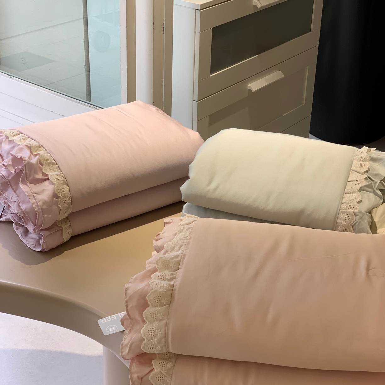 91家纺网 家纺一手货源 找家纺 汇庭 2025春夏新款美心真被系列夏凉被空调被单夏被 组合图仅供参考