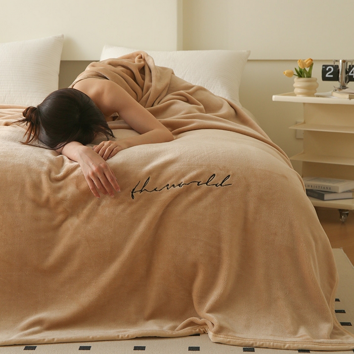 91家纺网 家纺一手货源 找家纺 合纵跨境工厂 2025新品绣花牛奶绒毛毯法莱绒雪花绒贝贝绒双面绒毛毯跨境外贸JIT一件代发TEMU亚马逊希音包过核价nice nice浅驼