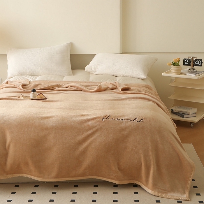 91家纺网 家纺一手货源 找家纺 合纵跨境工厂 2025新品绣花牛奶绒毛毯法莱绒雪花绒贝贝绒双面绒毛毯跨境外贸JIT一件代发TEMU亚马逊希音包过核价nice nice浅驼