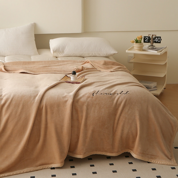 91家纺网 家纺一手货源 找家纺 合纵跨境工厂 2025新品绣花牛奶绒毛毯法莱绒雪花绒贝贝绒双面绒毛毯跨境外贸JIT一件代发TEMU亚马逊希音包过核价nice nice浅驼