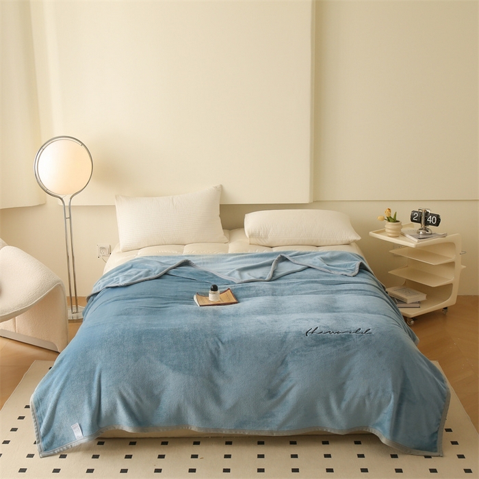 91家纺网 家纺一手货源 找家纺 合纵跨境工厂 2025新品绣花牛奶绒毛毯法莱绒雪花绒贝贝绒双面绒毛毯跨境外贸JIT一件代发TEMU亚马逊希音包过核价nice nice灰蓝