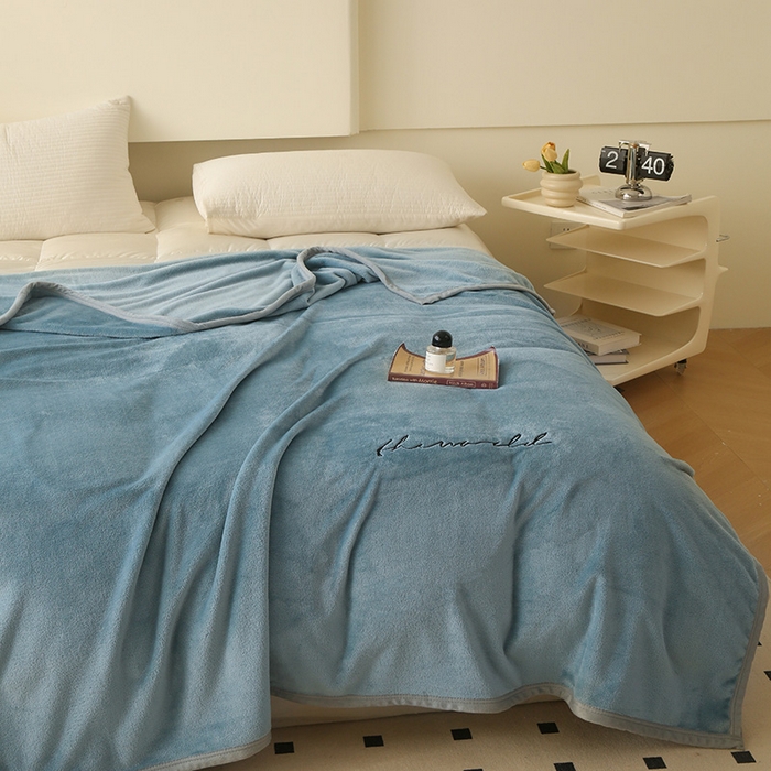 91家纺网 家纺一手货源 找家纺 合纵跨境工厂 2025新品绣花牛奶绒毛毯法莱绒雪花绒贝贝绒双面绒毛毯跨境外贸JIT一件代发TEMU亚马逊希音包过核价nice nice灰蓝