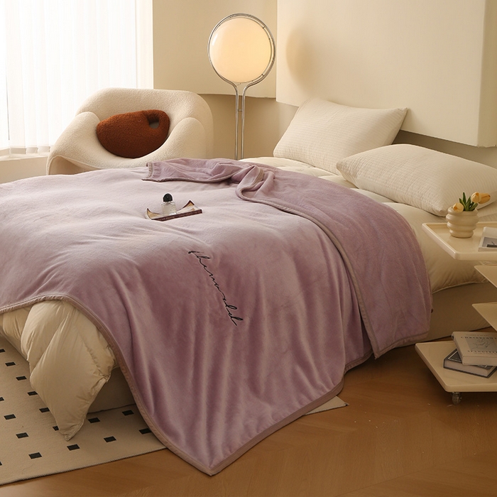 91家纺网 家纺一手货源 找家纺 合纵跨境工厂 2025新品绣花牛奶绒毛毯法莱绒雪花绒贝贝绒双面绒毛毯跨境外贸JIT一件代发TEMU亚马逊希音包过核价nice nice浅紫