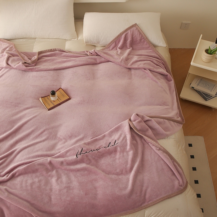 91家纺网 家纺一手货源 找家纺 合纵跨境工厂 2025新品绣花牛奶绒毛毯法莱绒雪花绒贝贝绒双面绒毛毯跨境外贸JIT一件代发TEMU亚马逊希音包过核价nice nice浅紫