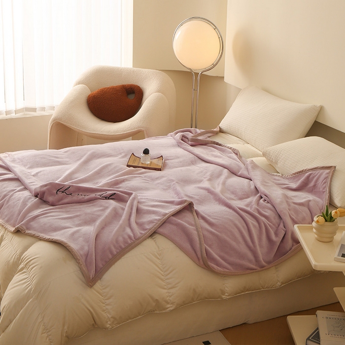 91家纺网 家纺一手货源 找家纺 合纵跨境工厂 2025新品绣花牛奶绒毛毯法莱绒雪花绒贝贝绒双面绒毛毯跨境外贸JIT一件代发TEMU亚马逊希音包过核价nice nice浅紫