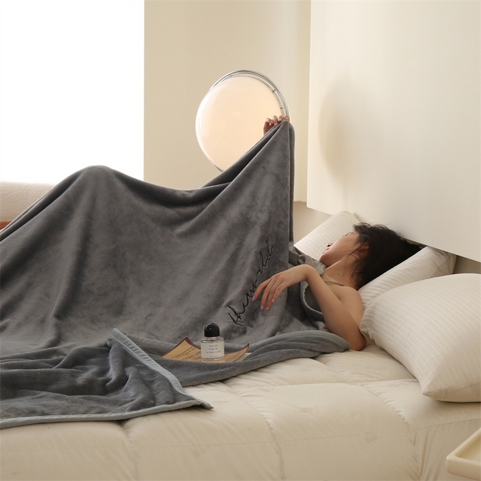 91家纺网 家纺一手货源 找家纺 合纵跨境工厂 2025新品绣花牛奶绒毛毯法莱绒雪花绒贝贝绒双面绒毛毯跨境外贸JIT一件代发TEMU亚马逊希音包过核价nice nice深灰