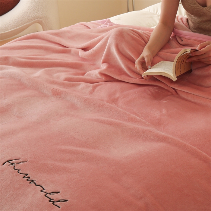 91家纺网 家纺一手货源 找家纺 合纵跨境工厂 2025新品绣花牛奶绒毛毯法莱绒雪花绒贝贝绒双面绒毛毯跨境外贸JIT一件代发TEMU亚马逊希音包过核价nice nice桃粉