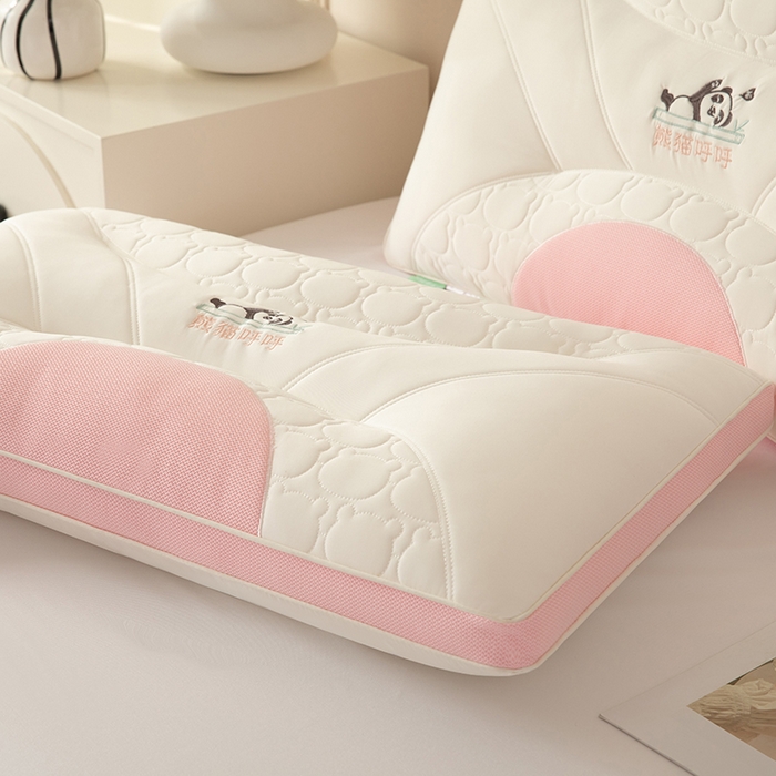 91家纺网 家纺一手货源 找家纺 珍贝家纺 2024新款A类凉感丝熊猫呼呼枕芯护颈枕头 熊猫呼呼-粉色 48x74cm/只