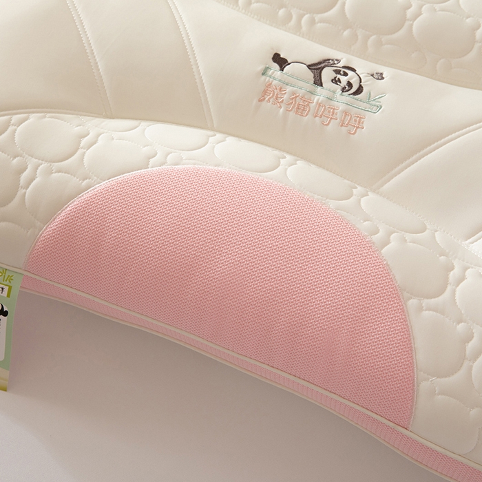 91家纺网 家纺一手货源 找家纺 珍贝家纺 2024新款A类凉感丝熊猫呼呼枕芯护颈枕头 熊猫呼呼-粉色 48x74cm/只