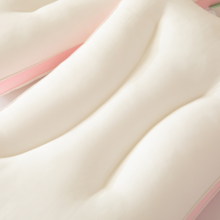 91家纺网 家纺一手货源 找家纺 珍贝家纺 2024新款A类凉感丝熊猫呼呼枕芯护颈枕头 熊猫呼呼-粉色 48x74cm/只