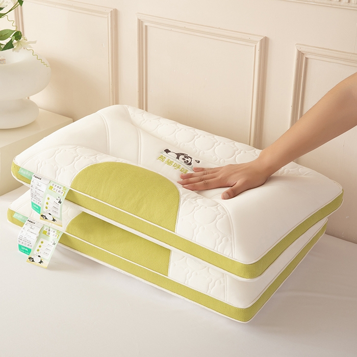 91家纺网 家纺一手货源 找家纺 珍贝家纺 2024新款A类凉感丝熊猫呼呼枕芯护颈枕头 熊猫呼呼-嫩绿 48x74cm/只