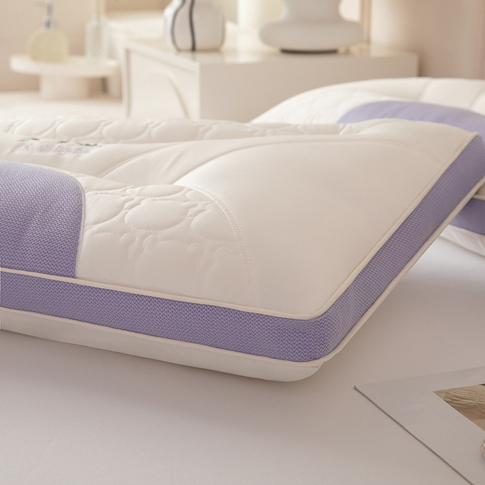 91家纺网 家纺一手货源 找家纺 珍贝家纺 2024新款A类凉感丝熊猫呼呼枕芯护颈枕头 熊猫呼呼-紫色 48x74cm/只