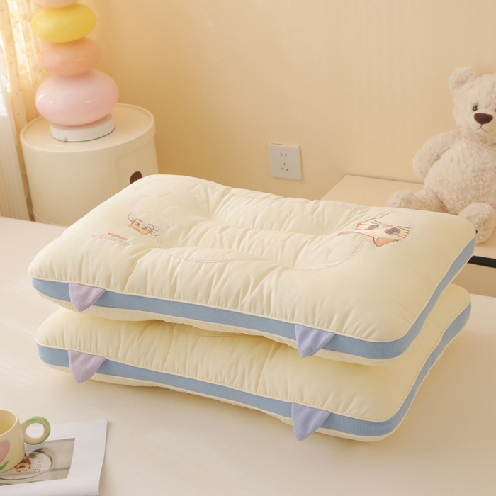 91家纺网 家纺一手货源 找家纺 珍贝家纺 2025新款立体卡通刺绣枕头枕芯-朵喵喵 朵喵喵-蓝色 48x74cm中枕/只