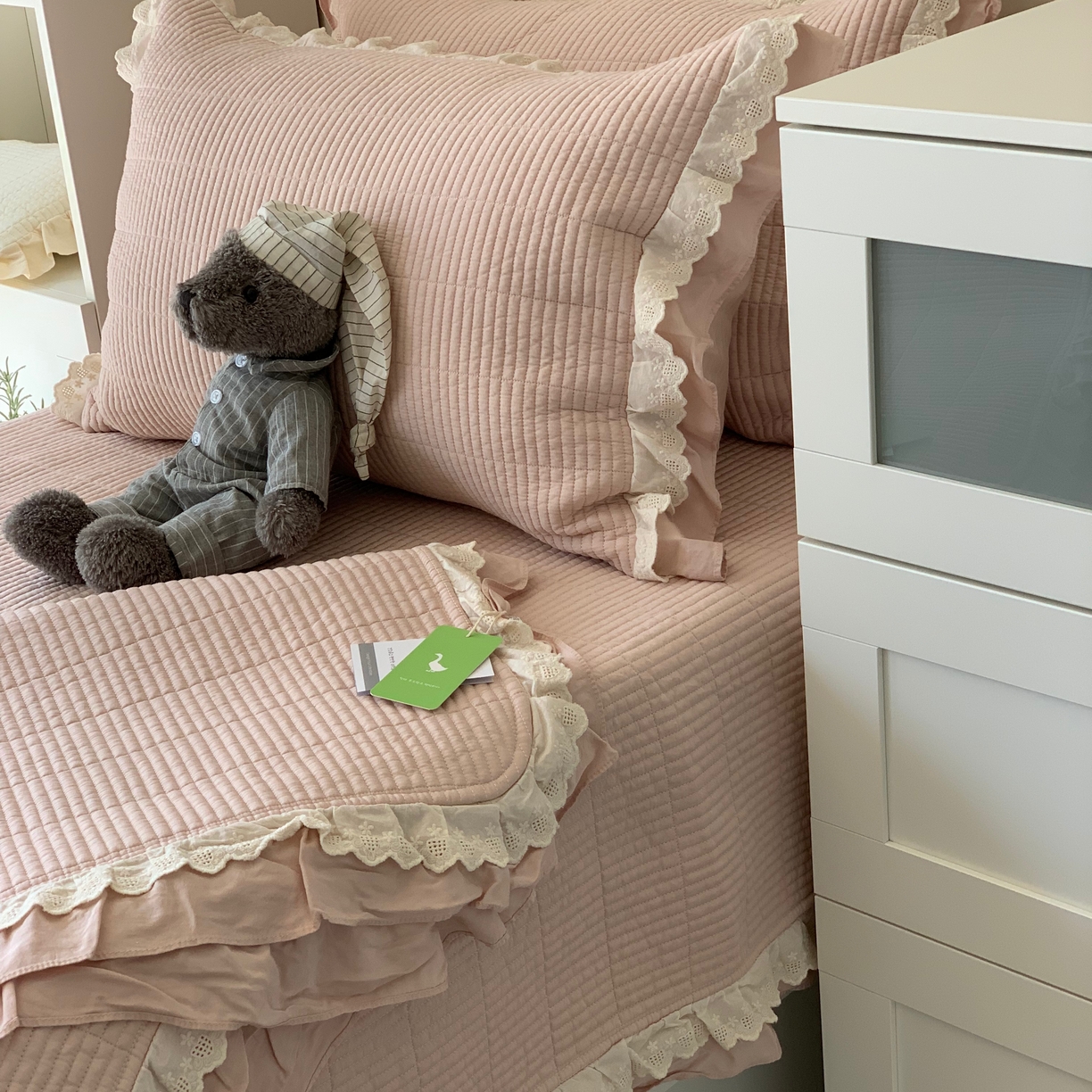 91家纺网 家纺一手货源 找家纺 汇庭 2025春夏新款美心床盖三件套系列 爱心豆沙