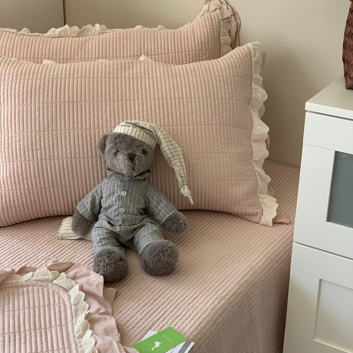 91家纺网 家纺一手货源 找家纺 汇庭 2025春夏新款美心床盖三件套系列 爱心豆沙