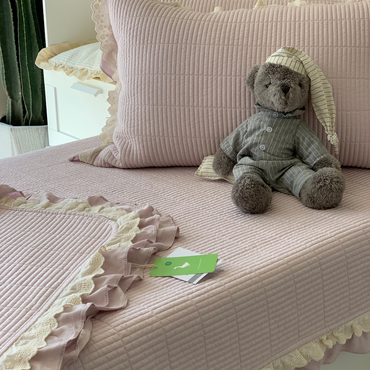 91家纺网 家纺一手货源 找家纺 汇庭 2025春夏新款美心床盖三件套系列 爱心罗兰紫