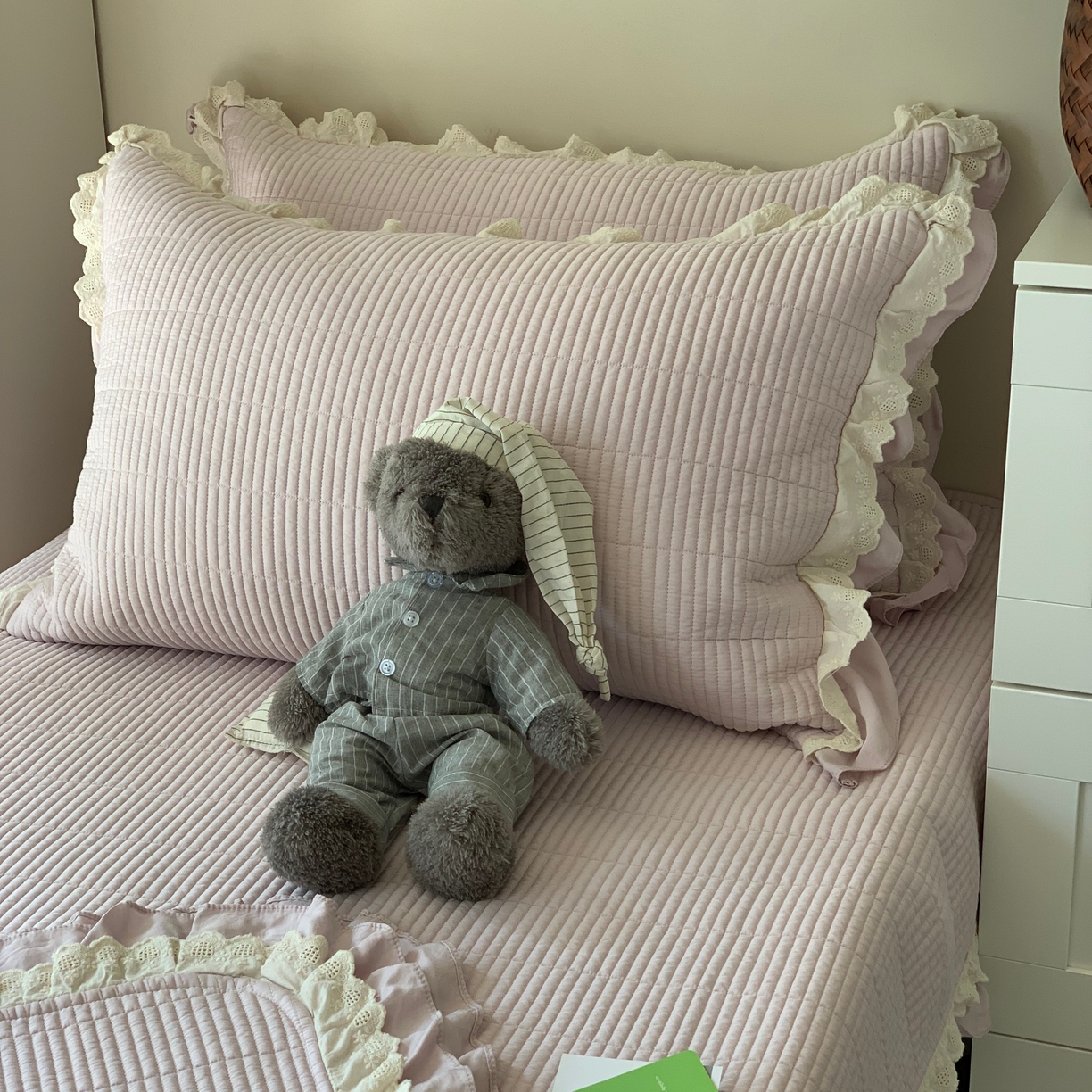 91家纺网 家纺一手货源 找家纺 汇庭 2025春夏新款美心床盖三件套系列 爱心罗兰紫