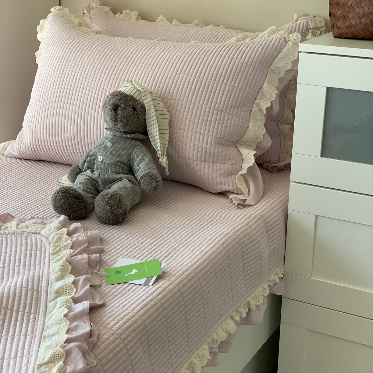 91家纺网 家纺一手货源 找家纺 汇庭 2025春夏新款美心床盖三件套系列 爱心罗兰紫