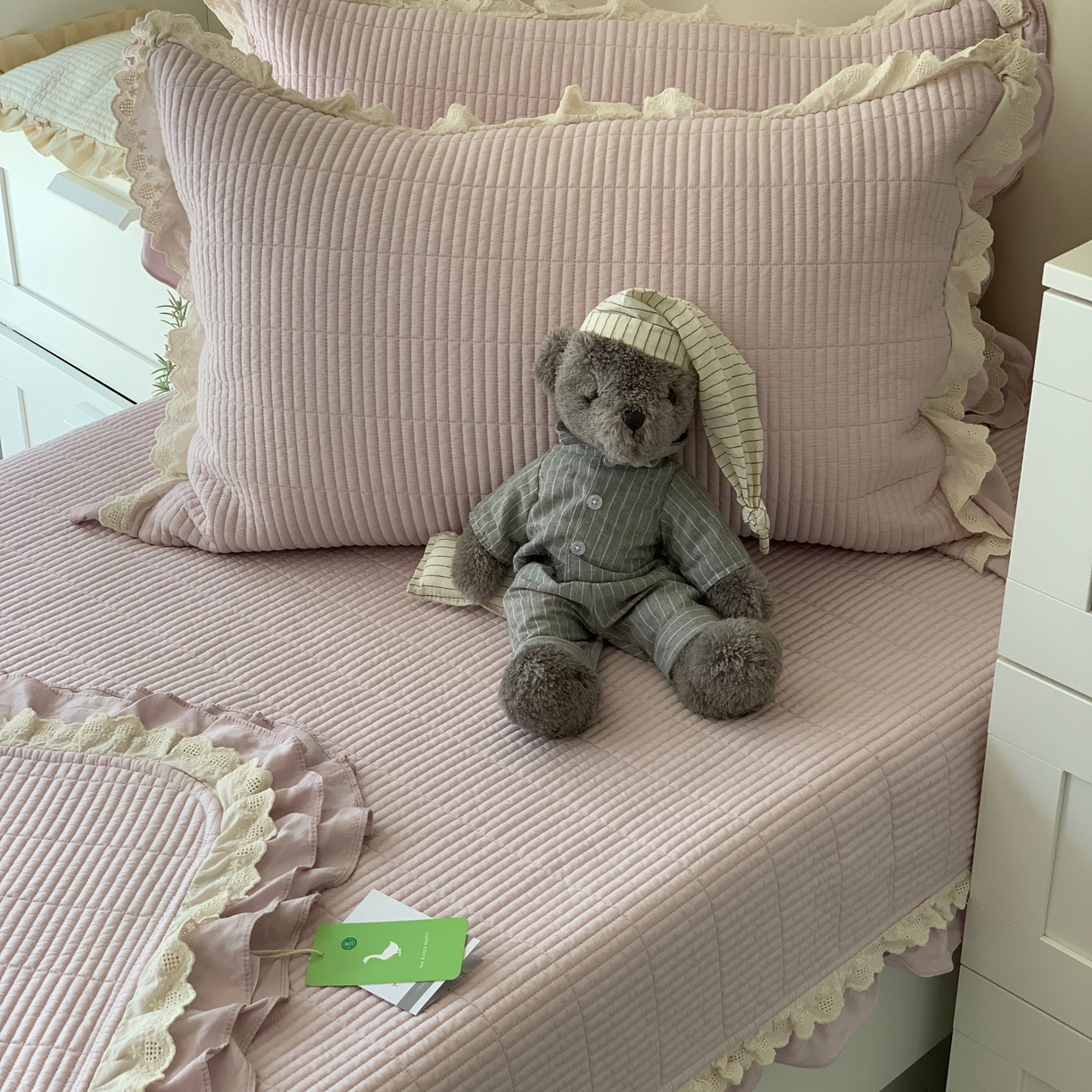 91家纺网 家纺一手货源 找家纺 汇庭 2025春夏新款美心床盖三件套系列 爱心罗兰紫