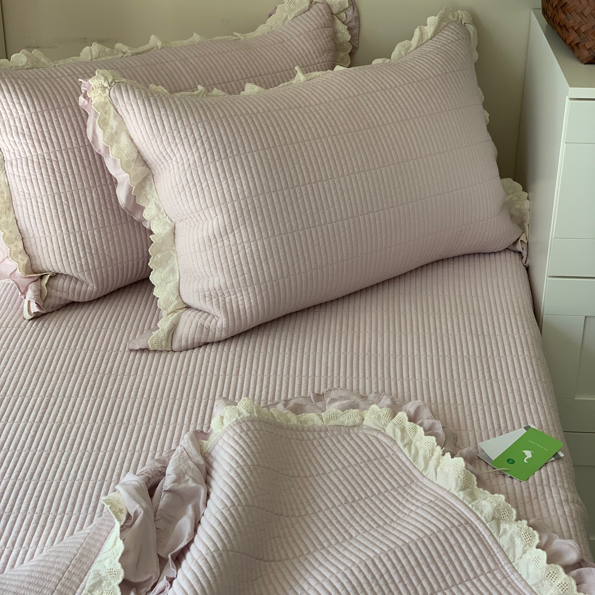 91家纺网 家纺一手货源 找家纺 汇庭 2025春夏新款美心床盖三件套系列 爱心罗兰紫