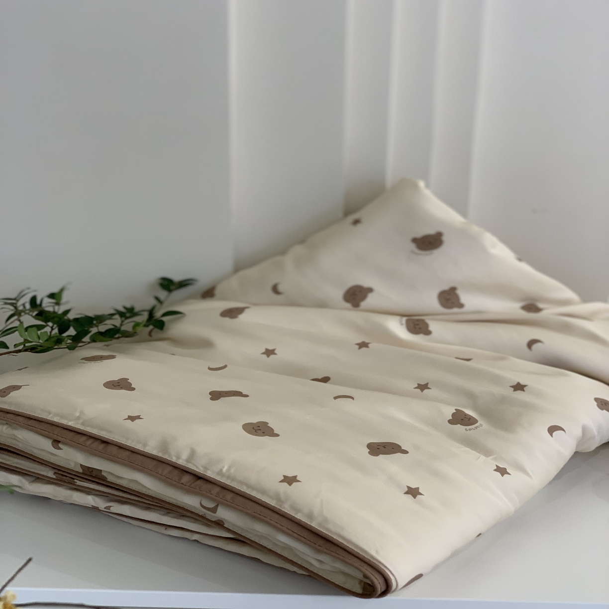 91家纺网 家纺一手货源 找家纺 汇庭 2025春夏新款蔓莎夏被系列夏凉被空调被单夏被 小熊咖