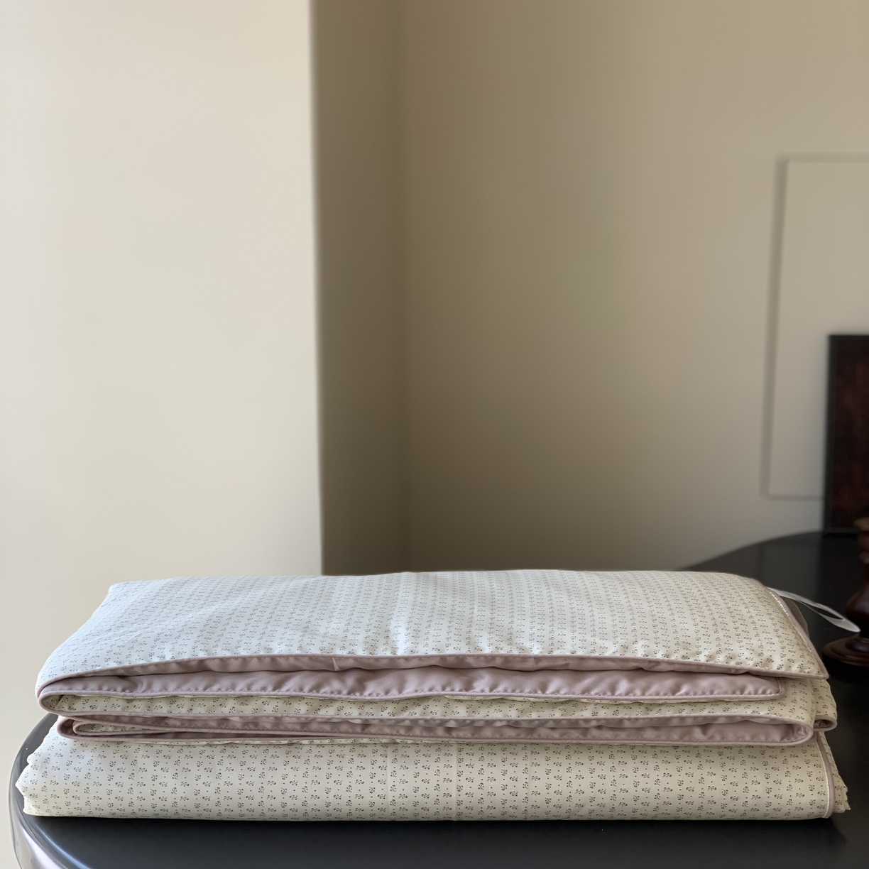 91家纺网 家纺一手货源 找家纺 汇庭 2025春夏新款蔓莎夏被系列夏凉被空调被单夏被 亚菲