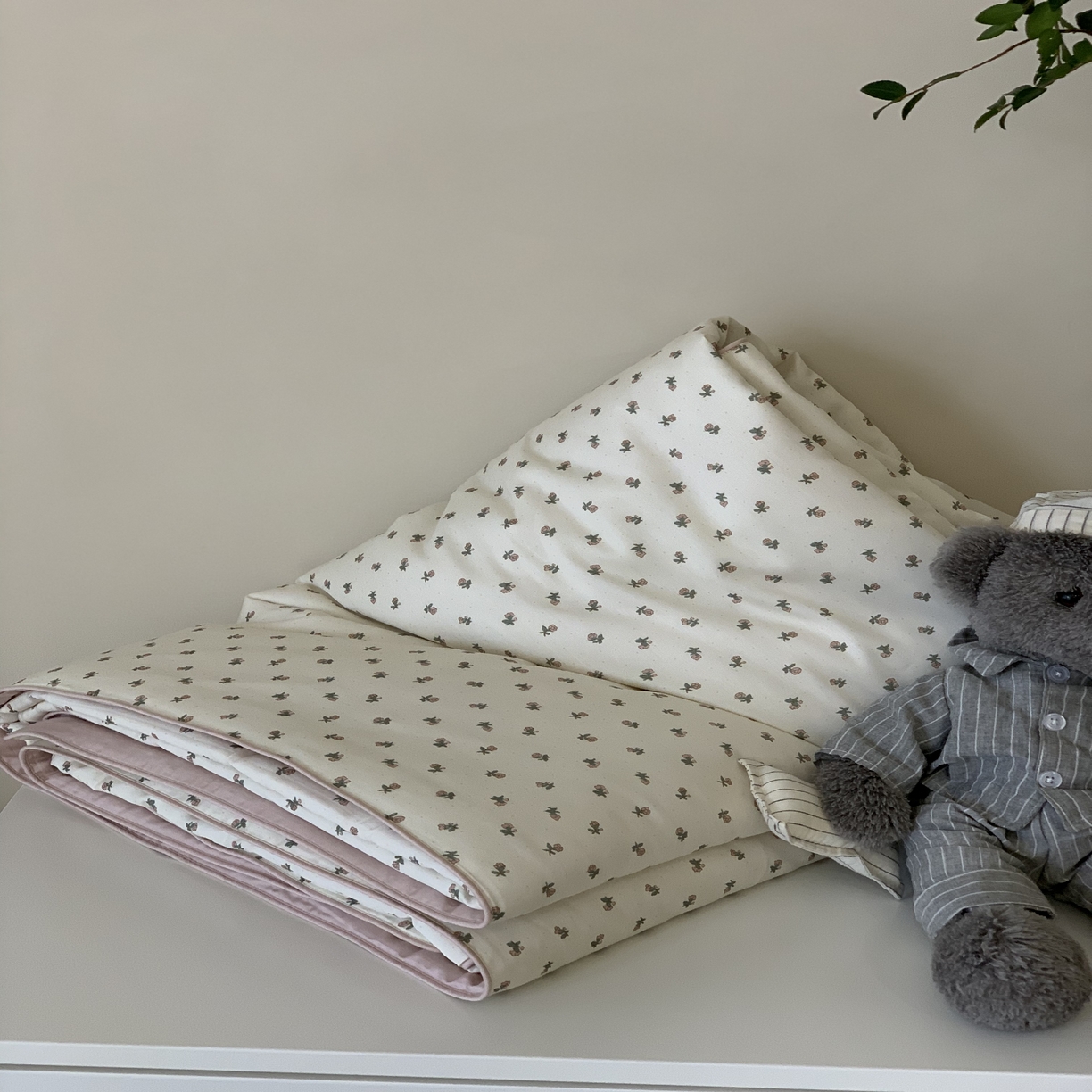 91家纺网 家纺一手货源 找家纺 汇庭 2025春夏新款蔓莎夏被系列夏凉被空调被单夏被 小美好