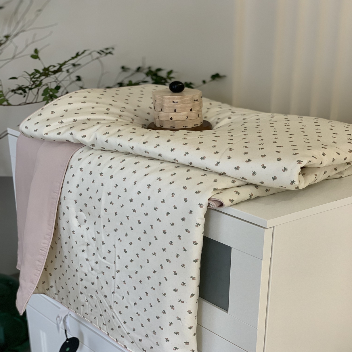 91家纺网 家纺一手货源 找家纺 汇庭 2025春夏新款蔓莎夏被系列夏凉被空调被单夏被 小美好