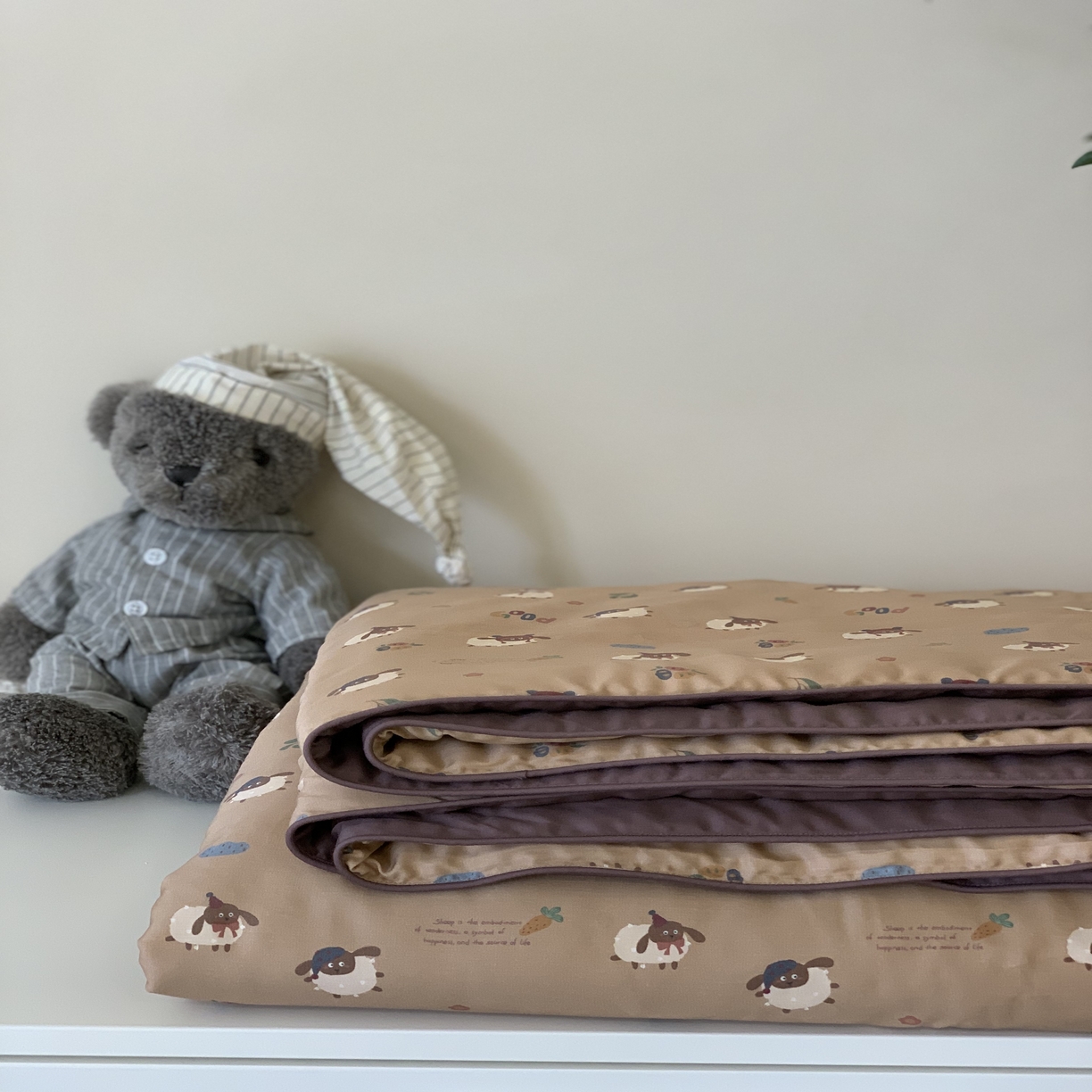 91家纺网 家纺一手货源 找家纺 汇庭 2025春夏新款蔓莎夏被系列夏凉被空调被单夏被 雪莉咖