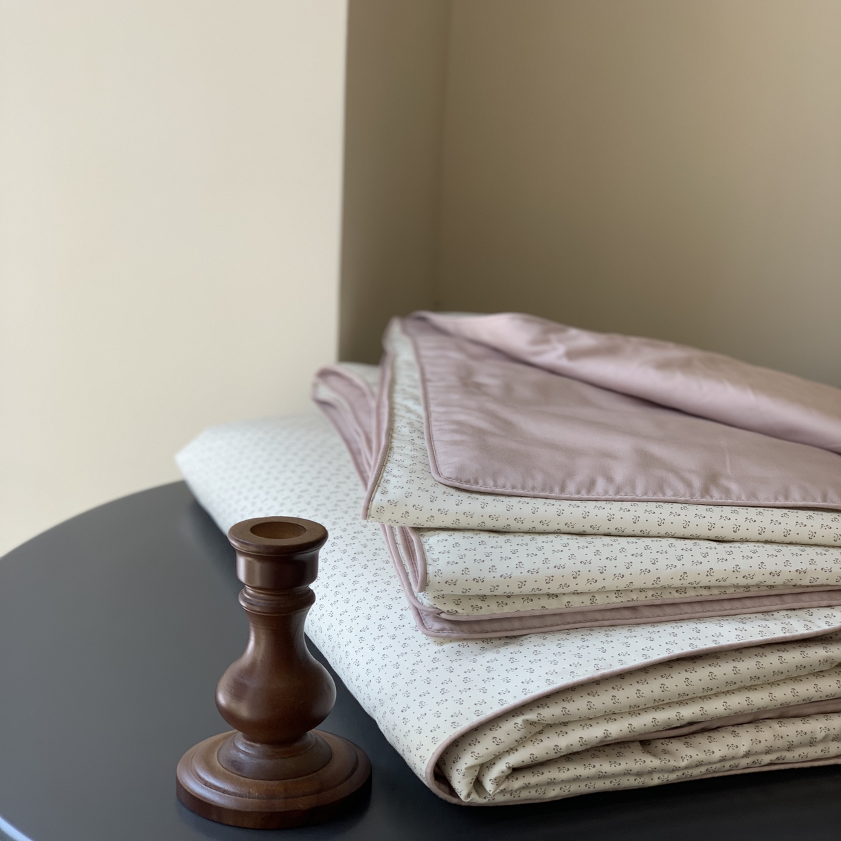 91家纺网 家纺一手货源 找家纺 汇庭 2025春夏新款蔓莎夏被系列夏凉被空调被单夏被 亚菲