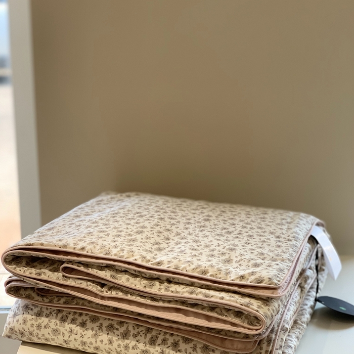 91家纺网 家纺一手货源 找家纺 汇庭 2025春夏新款蔓莎夏被系列夏凉被空调被单夏被 爱尔兰