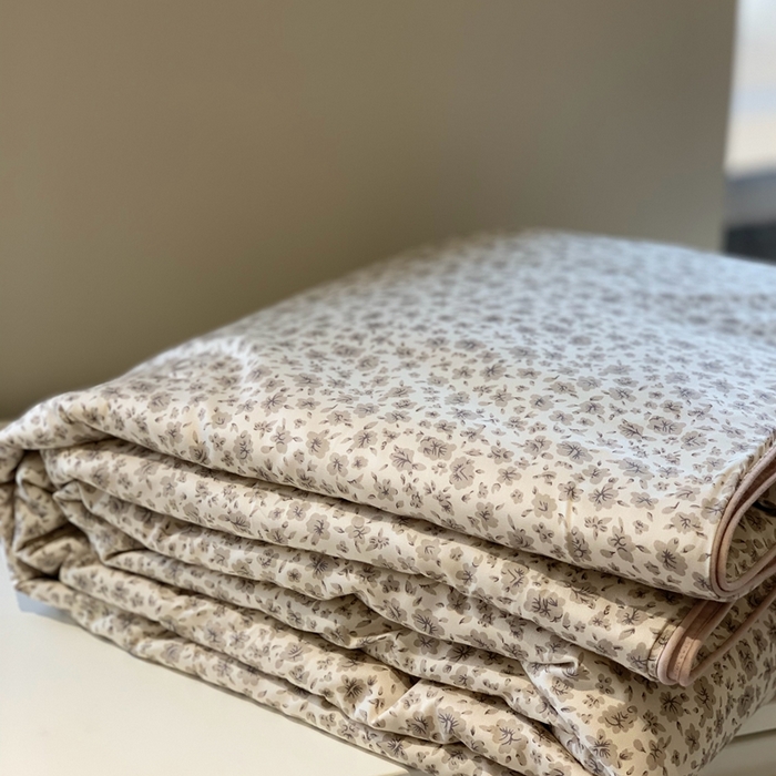 91家纺网 家纺一手货源 找家纺 汇庭 2025春夏新款蔓莎夏被系列夏凉被空调被单夏被 爱尔兰