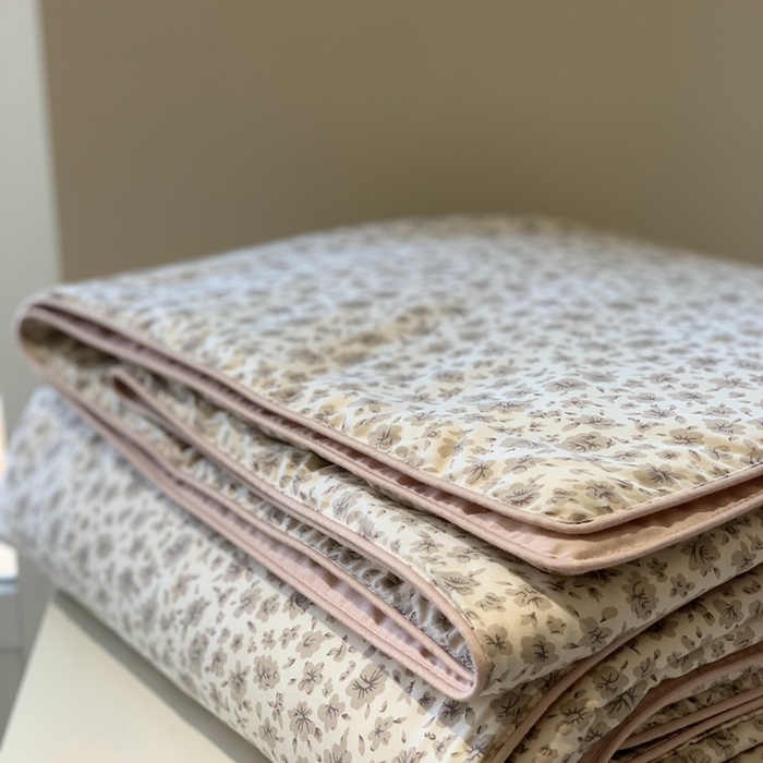 91家纺网 家纺一手货源 找家纺 汇庭 2025春夏新款蔓莎夏被系列夏凉被空调被单夏被 爱尔兰