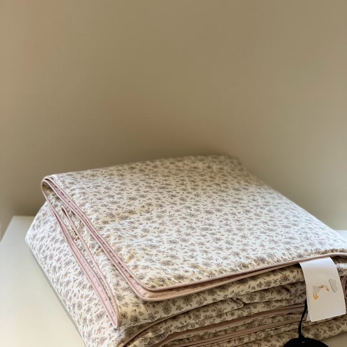 91家纺网 家纺一手货源 找家纺 汇庭 2025春夏新款蔓莎夏被系列夏凉被空调被单夏被 爱尔兰