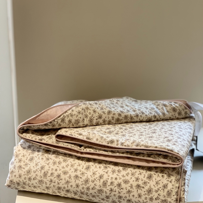 91家纺网 家纺一手货源 找家纺 汇庭 2025春夏新款蔓莎夏被系列夏凉被空调被单夏被 爱尔兰